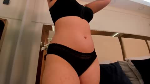 Snapshot of violeta_soracchi_ chatting on 03/11/25, 11:23 violeta_soracchi_ online show from 03/11/25, 11:23