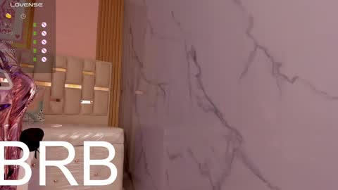 Snapshot of violeta_sub chatting on 02/07/25, 04:14 IG violeta sub online show from 02/07/25, 04:14