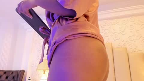 Snapshot of violetahills_ chatting on 07/17/26, 03:39 Violeta online show from 07/17/26, 03:39