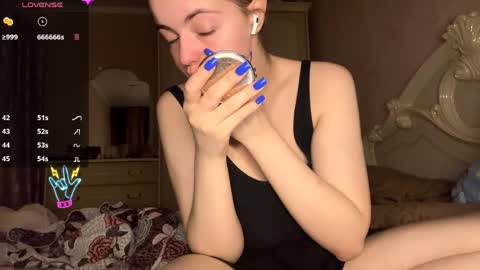 Eva online show from 04/19/26, 06:21