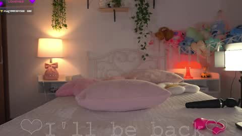 Snapshot of violeth___ chatting on 05/11/26, 02:45 violeth___ online show from 05/11/26, 02:45