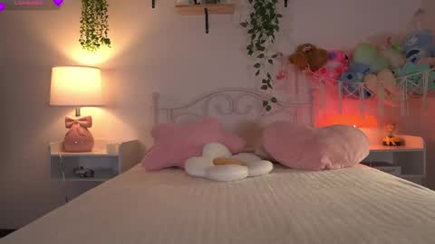 Snapshot of violeth___ chatting on 05/12/26, 11:40 violeth___ online show from 05/12/26, 11:40