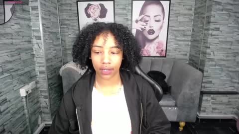 violeth_b online show from 09/18/25, 12:40