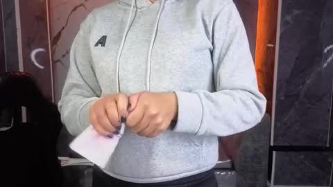 violeth_b online show from 02/03/26, 12:43