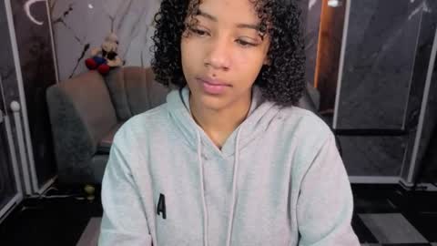 violeth_b online show from 04/11/26, 01:04