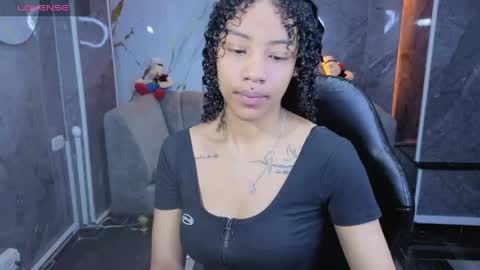 violeth_b online show from 04/27/26, 12:47