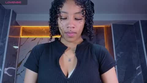 violeth_b online show from 05/13/26, 01:30