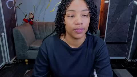 violeth_b online show from 06/03/26, 01:57
