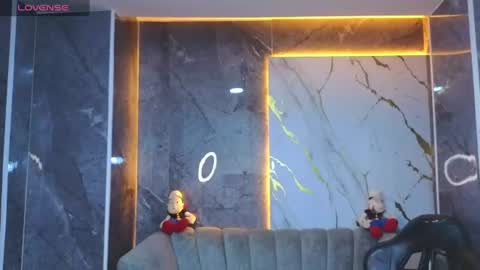 violeth_b online show from 07/14/26, 12:55