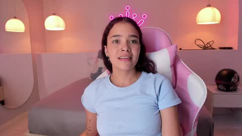 Snapshot of violeth_hill chatting on 01/12/25, 03:17 Violeth Hill online show from 01/12/25, 03:17