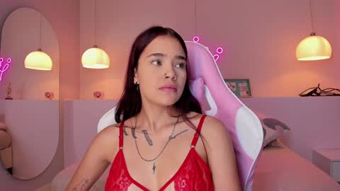 Snapshot of violeth_hill chatting on 01/15/25, 08:58 Violeth Hill online show from 01/15/25, 08:58