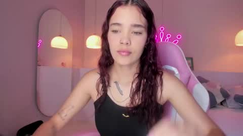 Snapshot of violeth_hill chatting on 02/09/25, 08:56 Violeth Hill online show from 02/09/25, 08:56