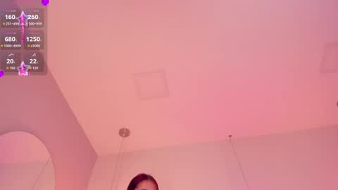 Snapshot of violeth_hill chatting on 10/26/25, 07:09 Violeth Hill online show from 10/26/25, 07:09