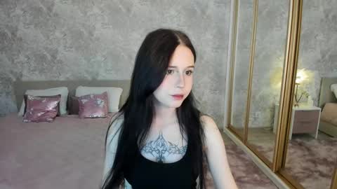 violetharmee online show from 05/09/26, 04:17