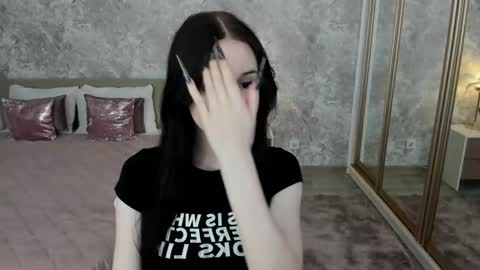violetharmee online show from 05/24/26, 03:44