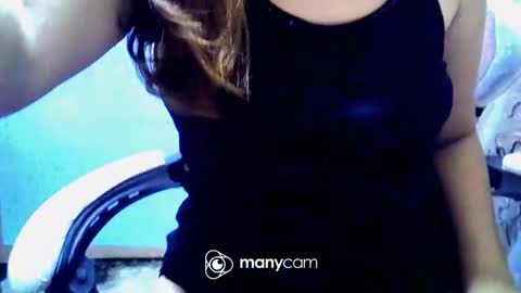 Snapshot of violetlivia chatting on 10/15/25, 06:08 Livia help get 100 likes online show from 10/15/25, 06:08