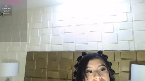 Snapshot of violetlux chatting on 10/20/25, 07:58 VioletLux online show from 10/20/25, 07:58