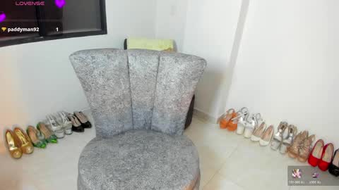 VIOLETA MONTANA online show from 04/06/26, 02:53