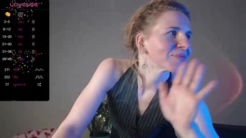 Snapshot of violetplath chatting on 01/26/25, 05:56 Violet next stream December 6 online show from 01/26/25, 05:56