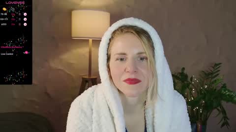 Snapshot of violetplath chatting on 03/09/25, 11:14 Violet next stream December 6 online show from 03/09/25, 11:14