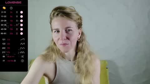 Snapshot of violetplath chatting on 10/05/25, 10:13 Violet next stream December 6 online show from 10/05/25, 10:13