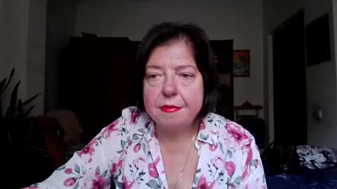 Snapshot of violetpulse chatting on 10/17/25, 10:40 violetpulse online show from 10/17/25, 10:40