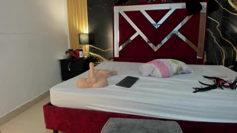 Violet Rose online show from 11/26/25, 09:49