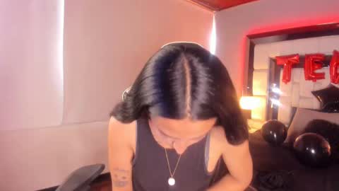 Snapshot of violetskinny chatting on 02/18/25, 06:58 violetskinny online show from 02/18/25, 06:58