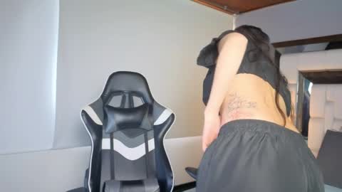 violetskinny online show from 04/21/26, 08:34