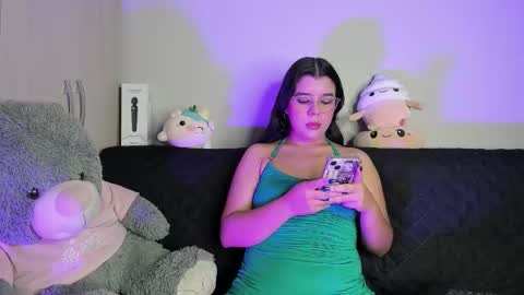 Snapshot of violett2006 chatting on 02/24/26, 01:14 violeta online show from 02/24/26, 01:14