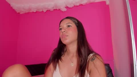 Snapshot of violett_24_ chatting on 03/06/25, 03:35 violett_24_ online show from 03/06/25, 03:35