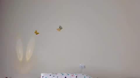 Snapshot of violett_24_ chatting on 10/18/25, 10:54 violett_24_ online show from 10/18/25, 10:54