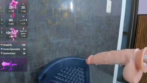 Snapshot of violett_collins_ chatting on 02/14/25, 06:45 Violett online show from 02/14/25, 06:45