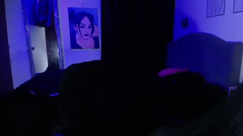 violett  Independent model online show from 01/07/25, 12:34