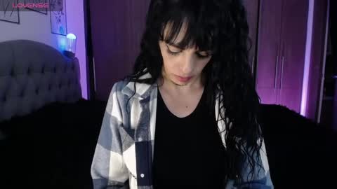 violett  Independent model online show from 04/17/26, 04:59