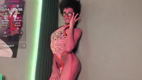 V I O L E T T E  online show from 07/05/26, 04:14