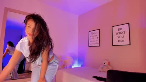 violetta_bold online show from 09/29/25, 11:48