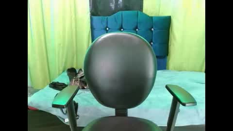 Snapshot of violetta_dreams chatting on 01/31/26, 09:13 violetta_dreams online show from 01/31/26, 09:13