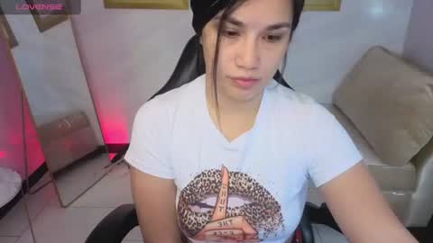 Snapshot of violetta_jhonson_v chatting on 06/17/26, 03:20 Violetta online show from 06/17/26, 03:20