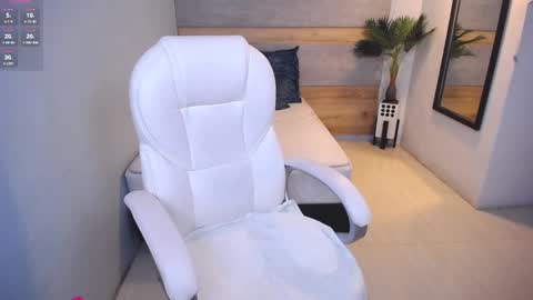 Snapshot of violetta_rainbow chatting on 12/12/24, 08:14 Violetta online show from 12/12/24, 08:14