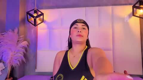 Snapshot of violetta_rose_ chatting on 06/18/26, 01:06 violetta online show from 06/18/26, 01:06