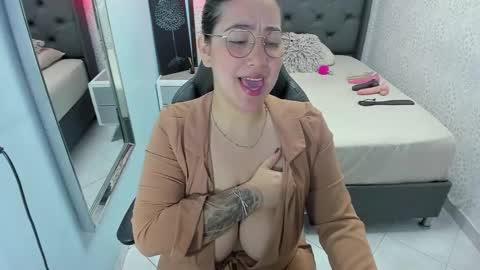 VIOLETTA online show from 03/20/26, 12:54