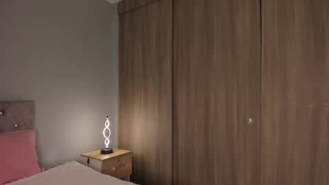 Snapshot of violetta_swift_ chatting on 02/12/25, 07:02 violetta independent model online show from 02/12/25, 07:02