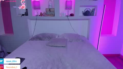 ViolettaBaker online show from 06/12/26, 07:24