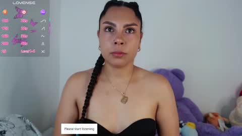 Snapshot of violettamillerr_ chatting on 12/16/25, 03:00 VIOLETTA online show from 12/16/25, 03:00