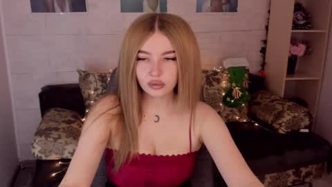 Snapshot of violettaotis chatting on 12/13/24, 11:34 ViolettaOtis online show from 12/13/24, 11:34