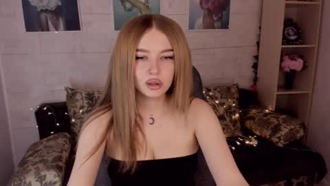 Snapshot of violettaotis chatting on 01/26/25, 11:28 ViolettaOtis online show from 01/26/25, 11:28