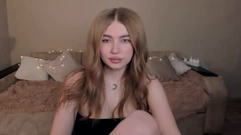 Snapshot of violettaotis chatting on 02/04/25, 11:27 ViolettaOtis online show from 02/04/25, 11:27