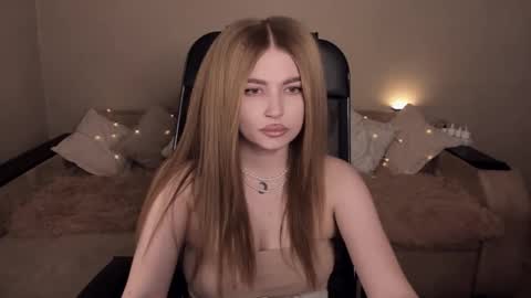 Snapshot of violettaotis chatting on 02/20/25, 03:41 ViolettaOtis online show from 02/20/25, 03:41