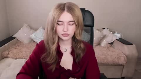 Snapshot of violettaotis chatting on 02/26/25, 11:20 ViolettaOtis online show from 02/26/25, 11:20